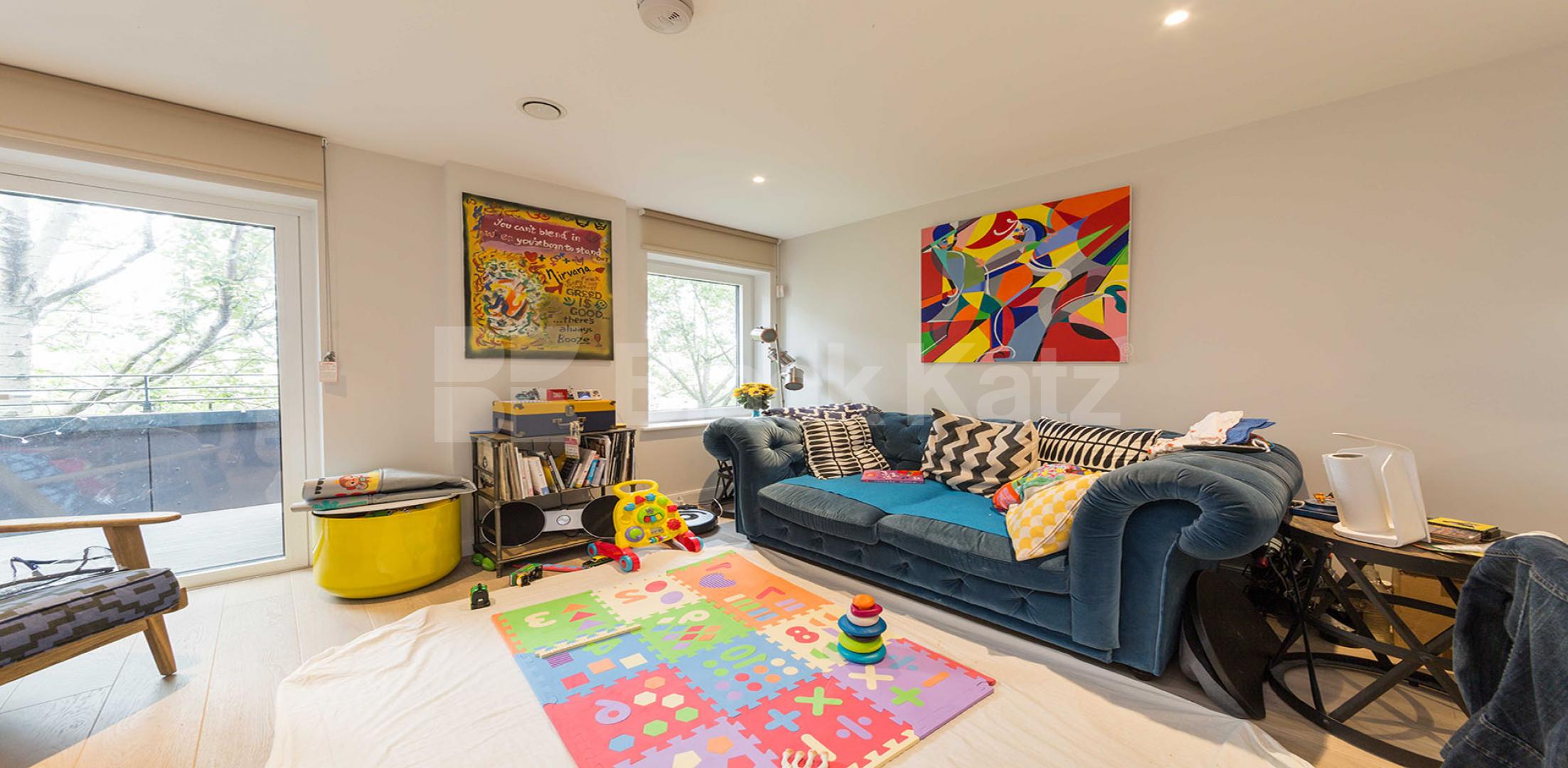 			NEW INSTRUCTION!, 2 Bedroom, 1 bath, 1 reception Apartment			 Wharf Road, ANGEL-OLD STREET